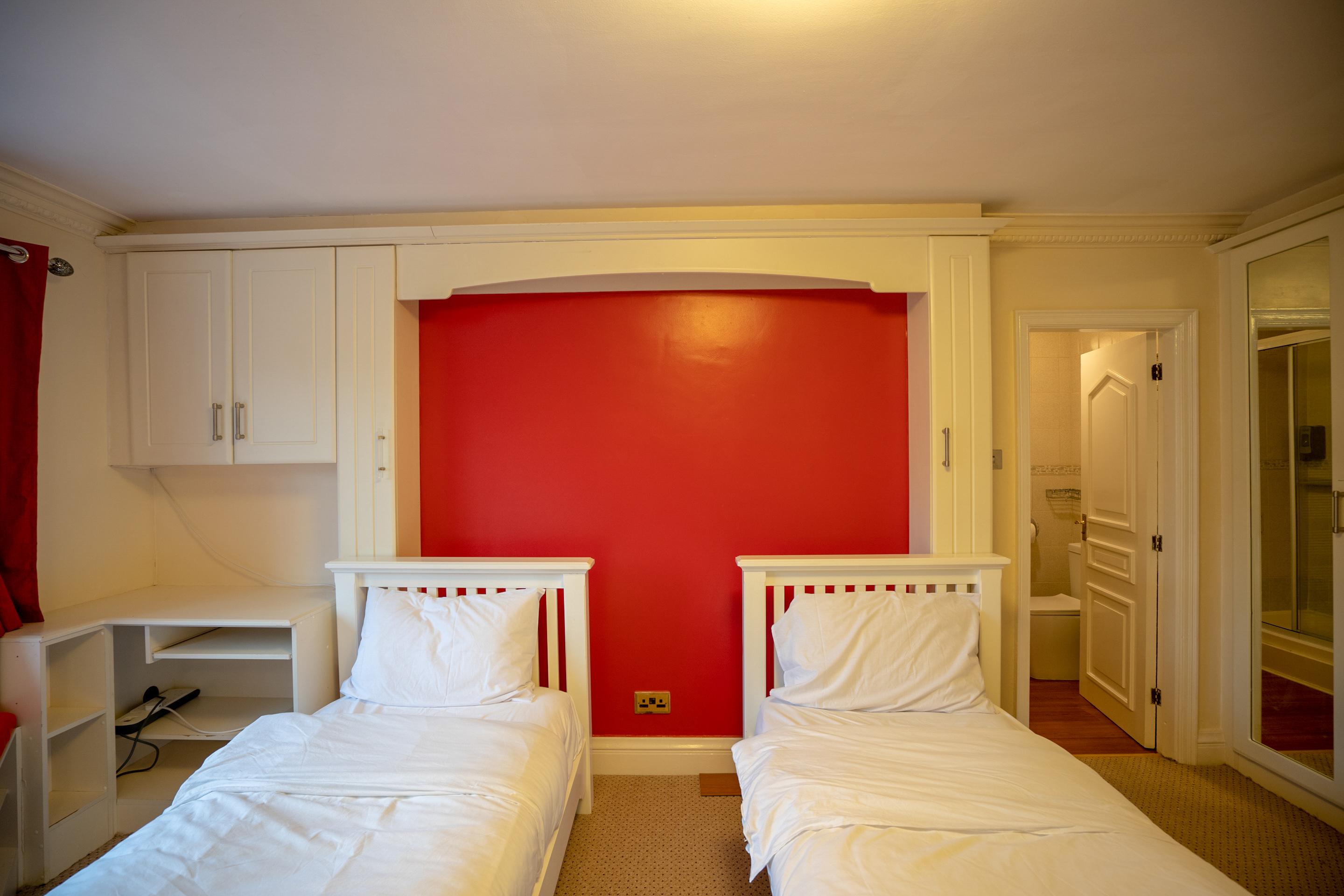 Oyo Oakcroft Guest House Manchester Airport Ringway Eksteriør billede