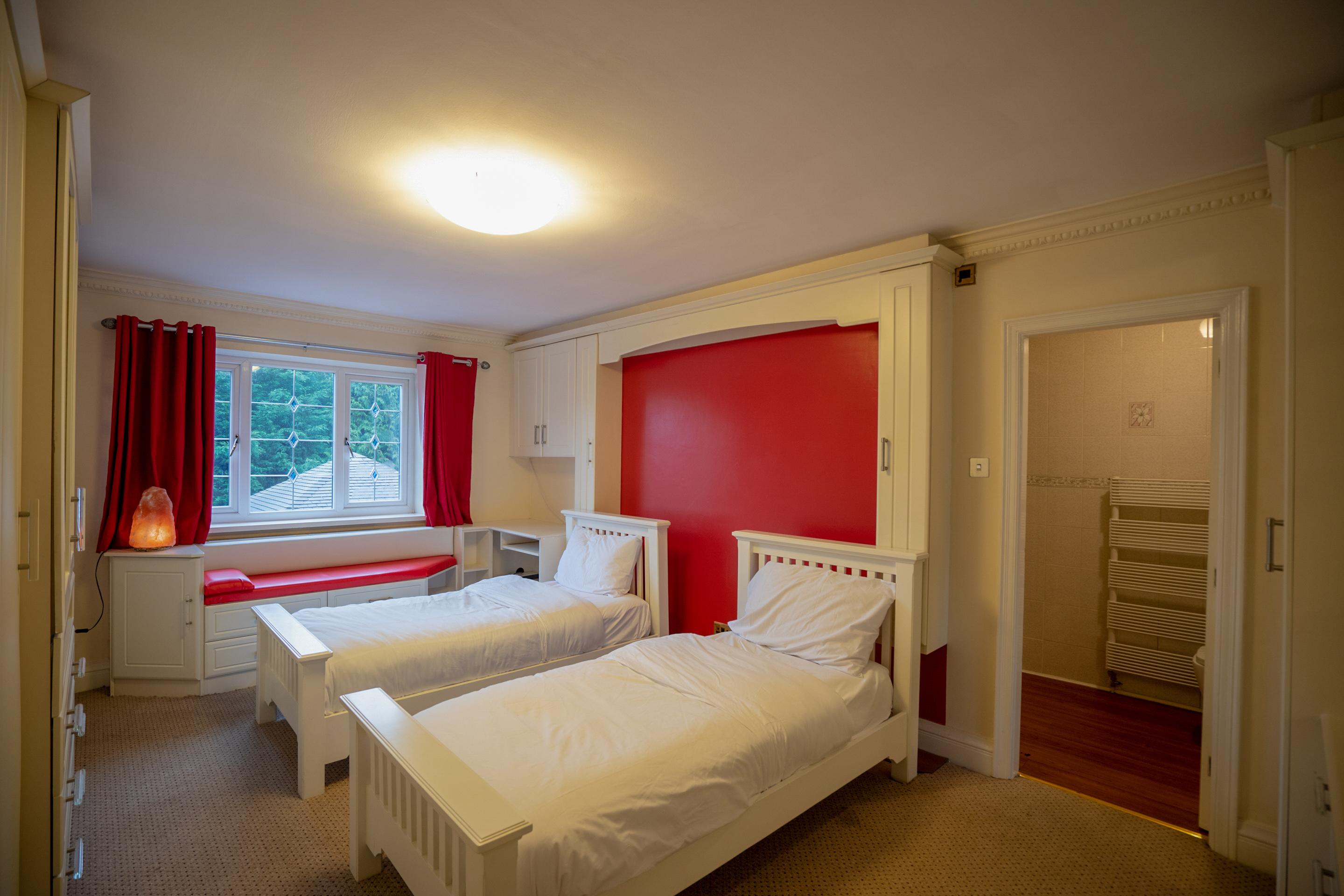 Oyo Oakcroft Guest House Manchester Airport Ringway Eksteriør billede