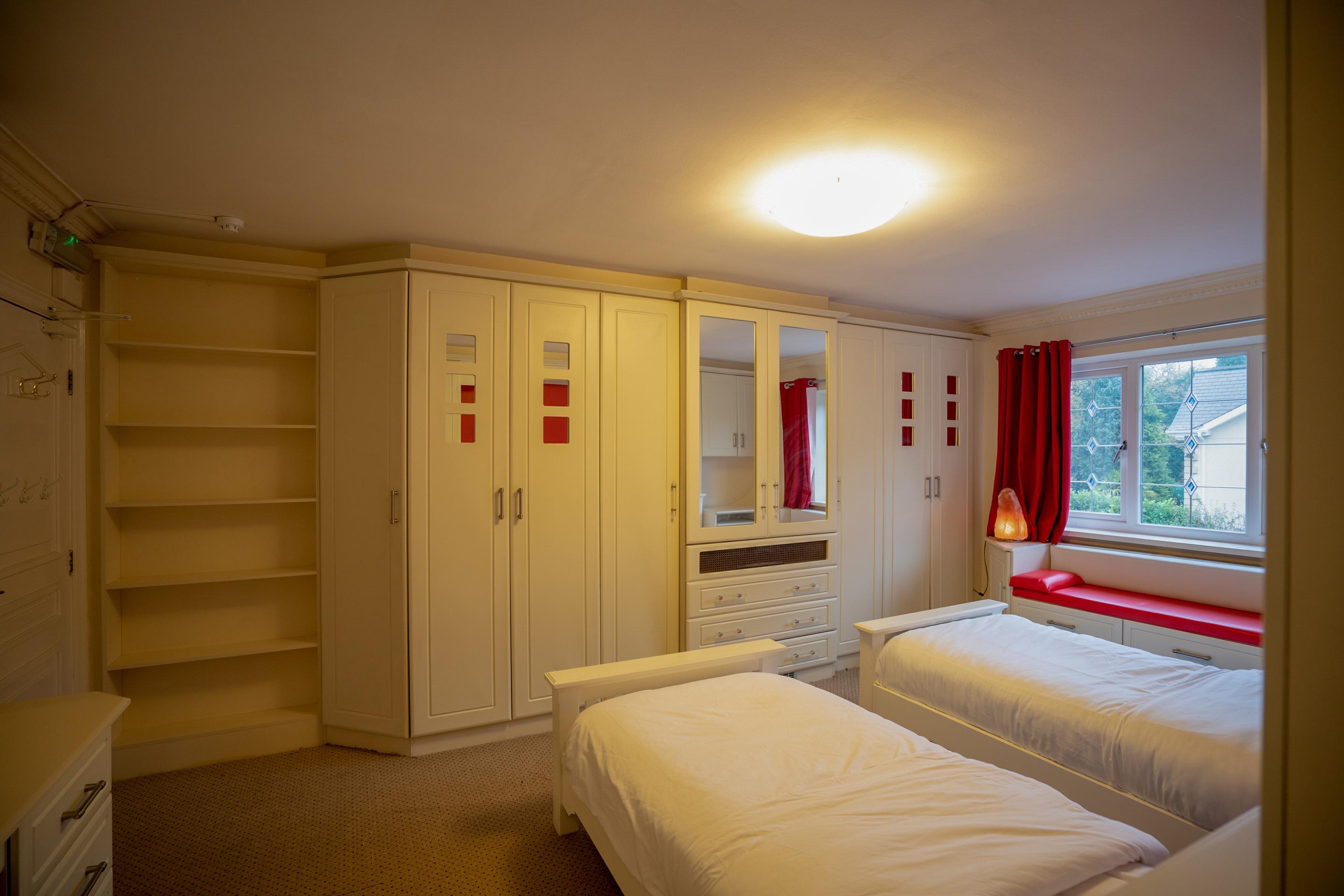 Oyo Oakcroft Guest House Manchester Airport Ringway Eksteriør billede