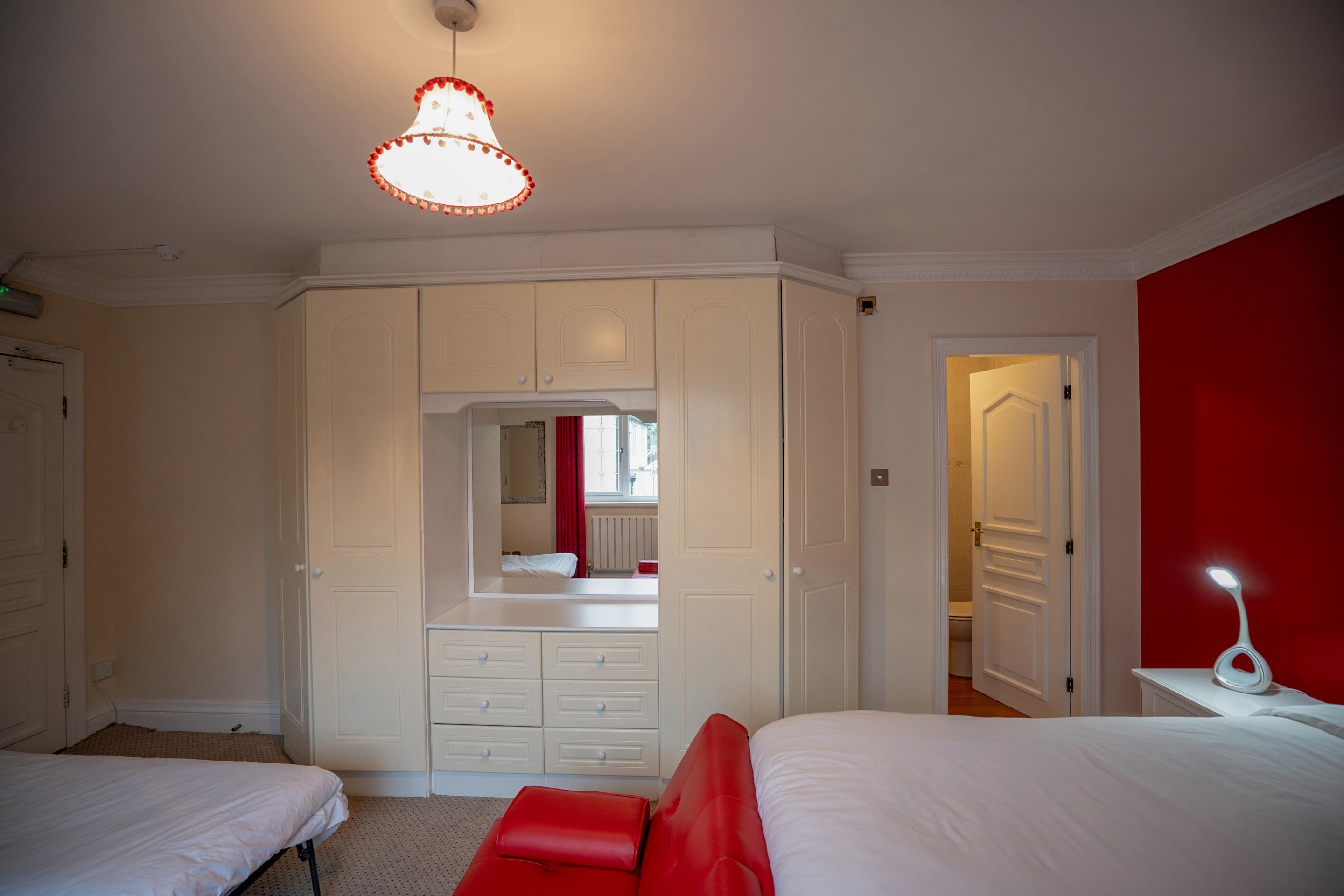 Oyo Oakcroft Guest House Manchester Airport Ringway Eksteriør billede
