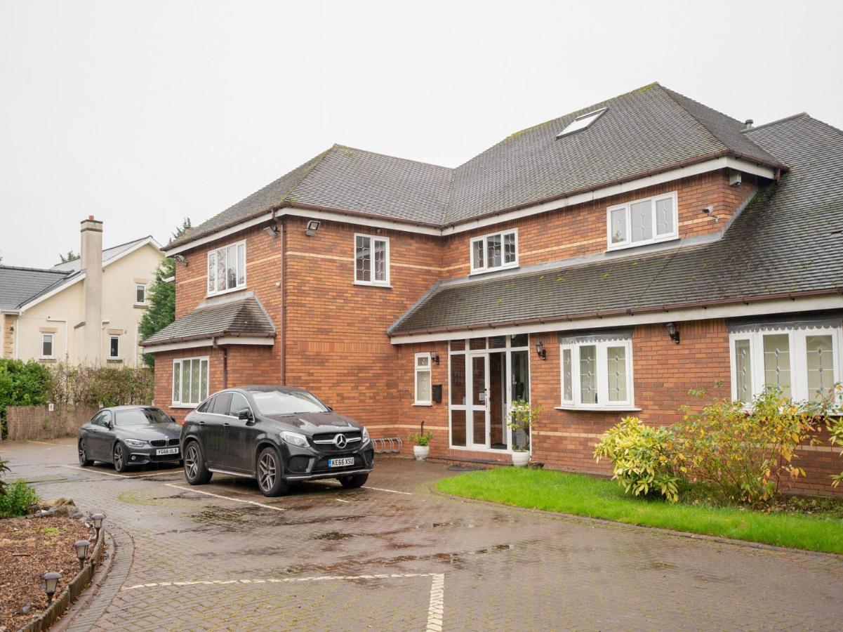 Oyo Oakcroft Guest House Manchester Airport Ringway Eksteriør billede